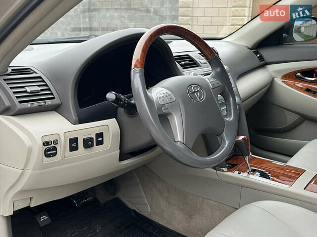 Бежевий Тойота Камрі, об'ємом двигуна 3.5 л та пробігом 170 тис. км за 8999 $, фото 28 на Automoto.ua
