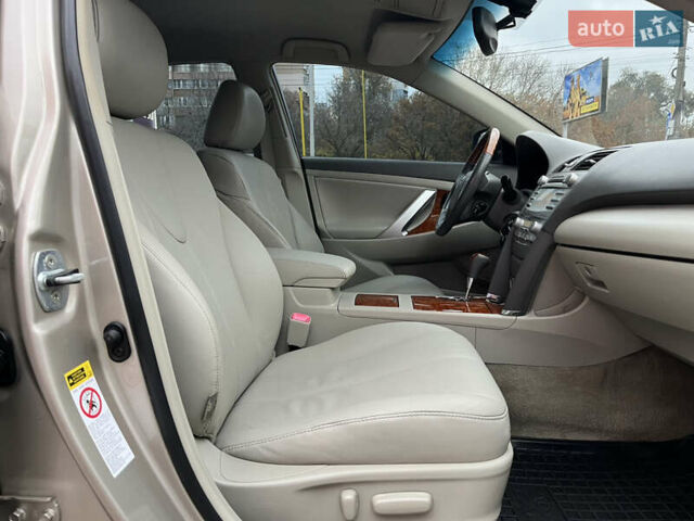 Бежевий Тойота Камрі, об'ємом двигуна 3.5 л та пробігом 170 тис. км за 9900 $, фото 62 на Automoto.ua
