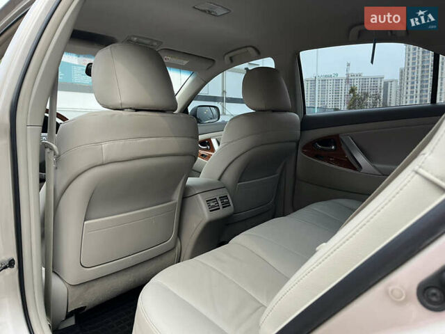 Бежевий Тойота Камрі, об'ємом двигуна 3.5 л та пробігом 170 тис. км за 9900 $, фото 56 на Automoto.ua