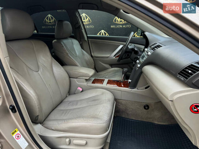 Бежевий Тойота Камрі, об'ємом двигуна 2.4 л та пробігом 305 тис. км за 7500 $, фото 11 на Automoto.ua