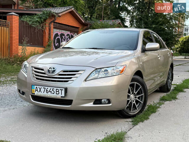 Бежевый Тойота Камри, объемом двигателя 2.4 л и пробегом 72 тыс. км за 10600 $, фото 1 на Automoto.ua