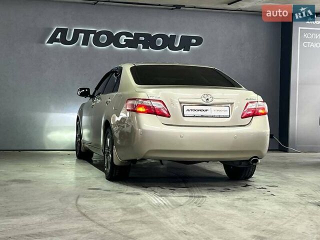 Бежевый Тойота Камри, объемом двигателя 2.36 л и пробегом 144 тыс. км за 10950 $, фото 4 на Automoto.ua