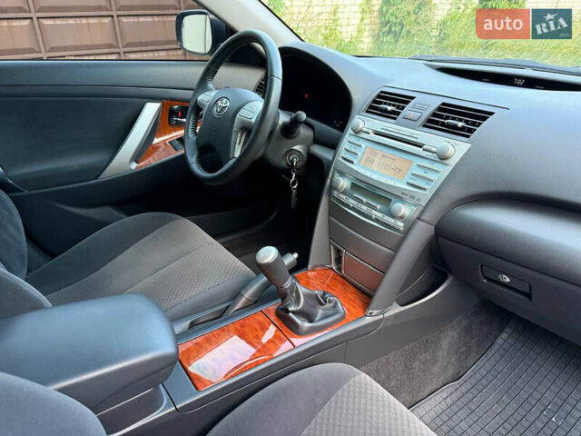 Тойота Камри 2008 в Харькове на Automoto.ua Бежевый Тойота Камри, объемом двигателя 2.4 л и пробегом 73 тыс. км за 10000 $, фото 55 на Automoto.ua