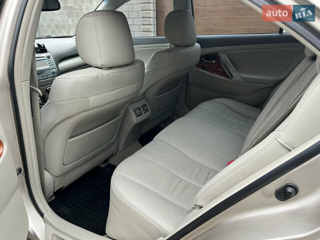 Бежевий Тойота Камрі, об'ємом двигуна 3.5 л та пробігом 170 тис. км за 8999 $, фото 39 на Automoto.ua