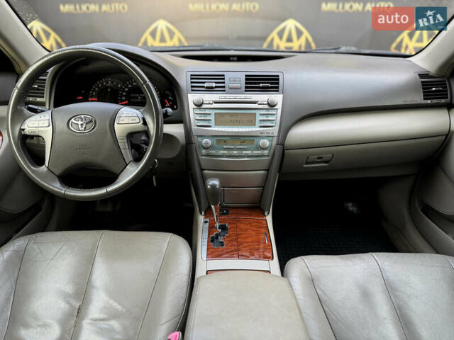 Бежевий Тойота Камрі, об'ємом двигуна 2.4 л та пробігом 305 тис. км за 7500 $, фото 18 на Automoto.ua