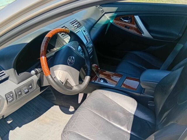 Бежевый Тойота Камри, объемом двигателя 3.5 л и пробегом 286 тыс. км за 9000 $, фото 5 на Automoto.ua