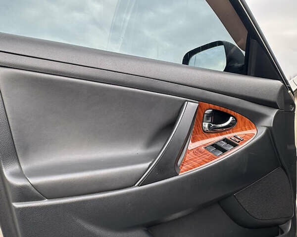 Бежевый Тойота Камри, объемом двигателя 3.5 л и пробегом 339 тыс. км за 9300 $, фото 14 на Automoto.ua