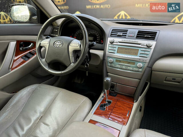 Бежевий Тойота Камрі, об'ємом двигуна 2.4 л та пробігом 305 тис. км за 7500 $, фото 17 на Automoto.ua