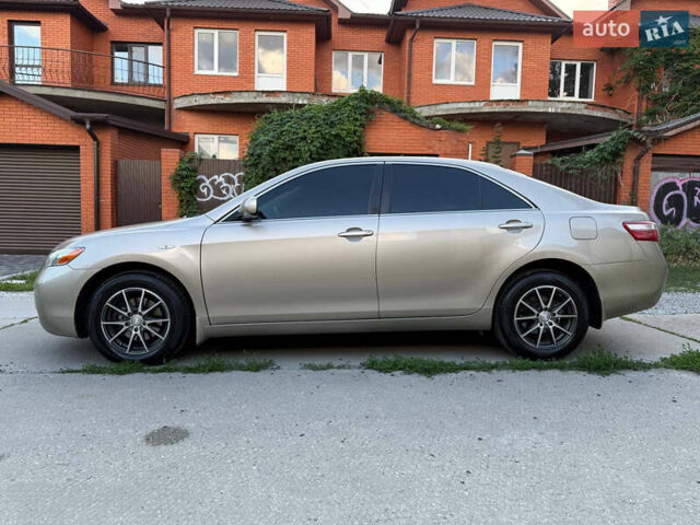 Тойота Камри 2008 в Харькове на Automoto.ua Бежевый Тойота Камри, объемом двигателя 2.4 л и пробегом 73 тыс. км за 10000 $, фото 9 на Automoto.ua