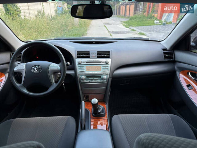 Тойота Камри 2008 в Харькове на Automoto.ua Бежевый Тойота Камри, объемом двигателя 2.4 л и пробегом 73 тыс. км за 10000 $, фото 54 на Automoto.ua