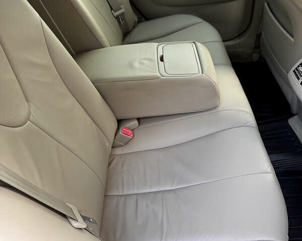 Бежевый Тойота Камри, объемом двигателя 3.5 л и пробегом 156 тыс. км за 9500 $, фото 24 на Automoto.ua