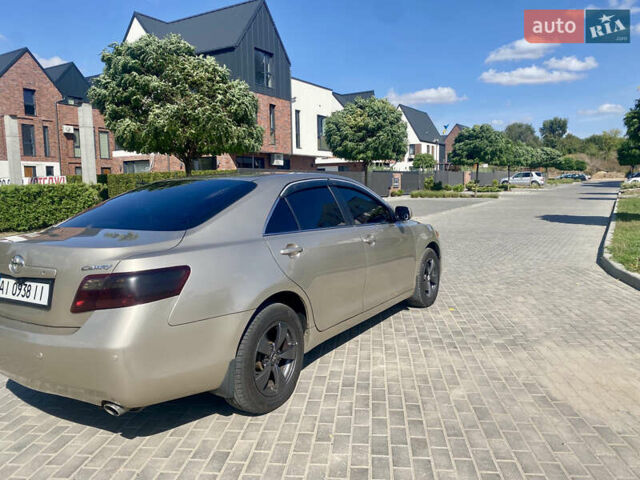Бежевый Тойота Камри, объемом двигателя 2.36 л и пробегом 320 тыс. км за 6250 $, фото 2 на Automoto.ua