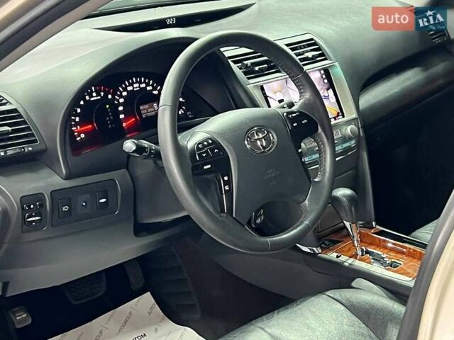 Бежевый Тойота Камри, объемом двигателя 2.36 л и пробегом 144 тыс. км за 10950 $, фото 9 на Automoto.ua