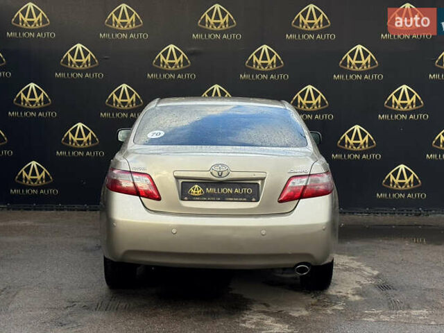 Бежевий Тойота Камрі, об'ємом двигуна 2.4 л та пробігом 305 тис. км за 7500 $, фото 4 на Automoto.ua