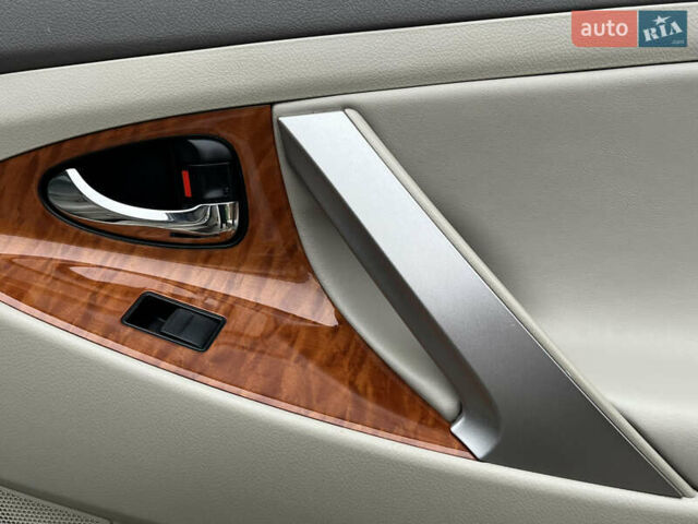 Бежевий Тойота Камрі, об'ємом двигуна 3.5 л та пробігом 170 тис. км за 8999 $, фото 45 на Automoto.ua