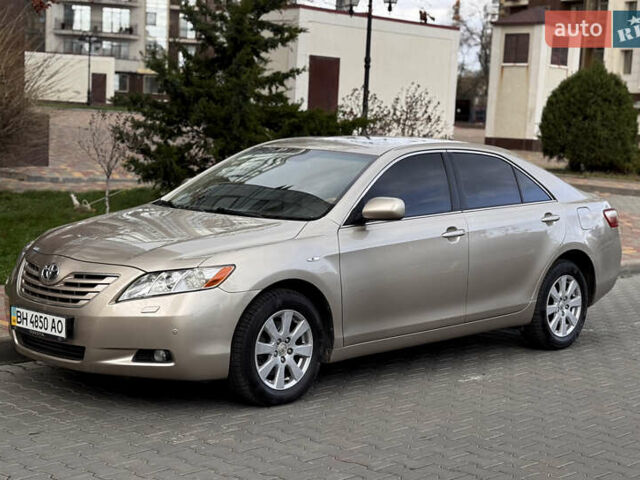 Бежевый Тойота Камри, объемом двигателя 3.5 л и пробегом 156 тыс. км за 9500 $, фото 2 на Automoto.ua