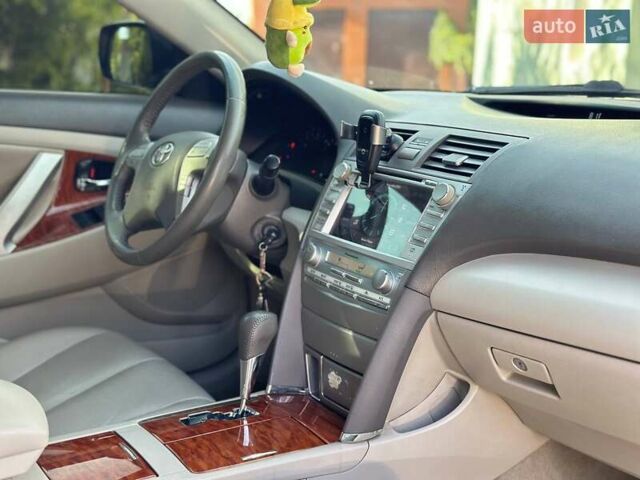 Бежевий Тойота Камрі, об'ємом двигуна 2.36 л та пробігом 149 тис. км за 9000 $, фото 17 на Automoto.ua