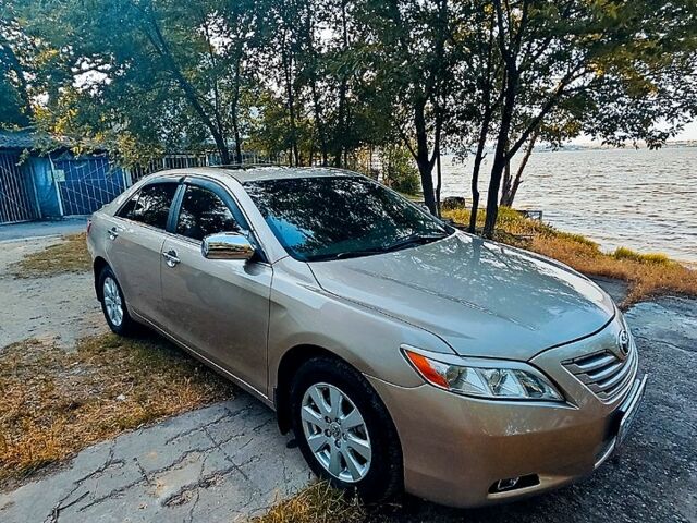 Бежевий Тойота Камрі, об'ємом двигуна 2.4 л та пробігом 170 тис. км за 7999 $, фото 1 на Automoto.ua