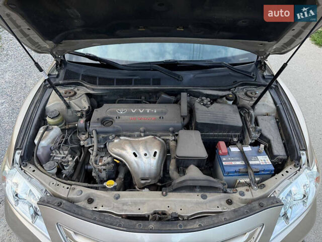 Тойота Камри 2008 в Харькове на Automoto.ua Бежевый Тойота Камри, объемом двигателя 2.4 л и пробегом 73 тыс. км за 10000 $, фото 65 на Automoto.ua