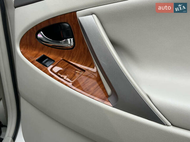 Бежевий Тойота Камрі, об'ємом двигуна 3.5 л та пробігом 170 тис. км за 9900 $, фото 48 на Automoto.ua