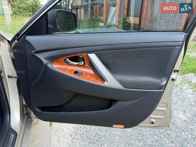 Тойота Камри 2008 в Харькове на Automoto.ua Бежевый Тойота Камри, объемом двигателя 2.4 л и пробегом 73 тыс. км за 10000 $, фото 48 на Automoto.ua