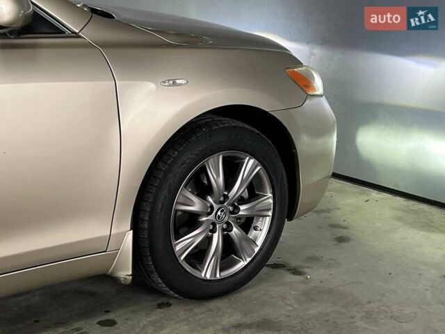 Бежевый Тойота Камри, объемом двигателя 2.36 л и пробегом 144 тыс. км за 10950 $, фото 7 на Automoto.ua
