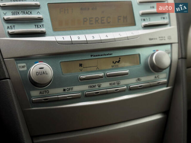 Бежевий Тойота Камрі, об'ємом двигуна 2.4 л та пробігом 305 тис. км за 7500 $, фото 26 на Automoto.ua