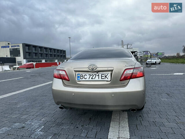 Бежевый Тойота Камри, объемом двигателя 3.5 л и пробегом 339 тыс. км за 9300 $, фото 5 на Automoto.ua