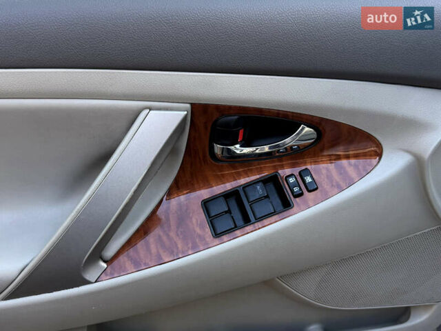 Бежевий Тойота Камрі, об'ємом двигуна 2.4 л та пробігом 305 тис. км за 7500 $, фото 14 на Automoto.ua