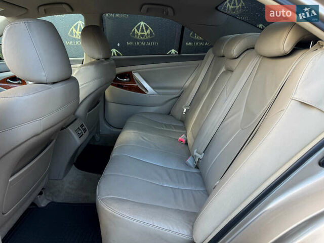 Бежевий Тойота Камрі, об'ємом двигуна 2.4 л та пробігом 305 тис. км за 7500 $, фото 9 на Automoto.ua