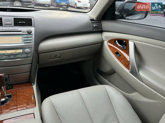 Бежевий Тойота Камрі, об'ємом двигуна 3.5 л та пробігом 170 тис. км за 9900 $, фото 24 на Automoto.ua