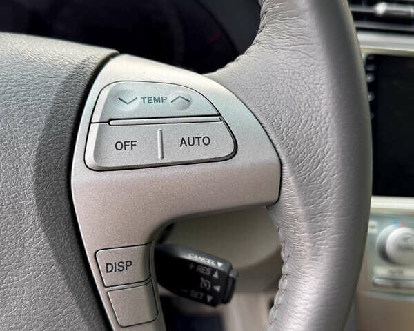 Бежевый Тойота Камри, объемом двигателя 3.5 л и пробегом 156 тыс. км за 9500 $, фото 28 на Automoto.ua