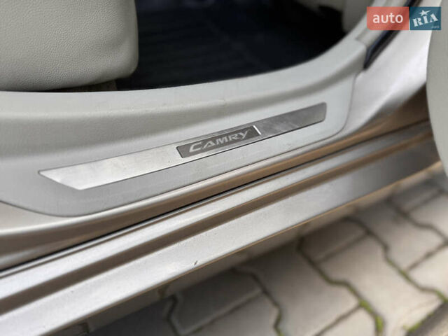 Бежевый Тойота Камри, объемом двигателя 3.5 л и пробегом 156 тыс. км за 9500 $, фото 31 на Automoto.ua