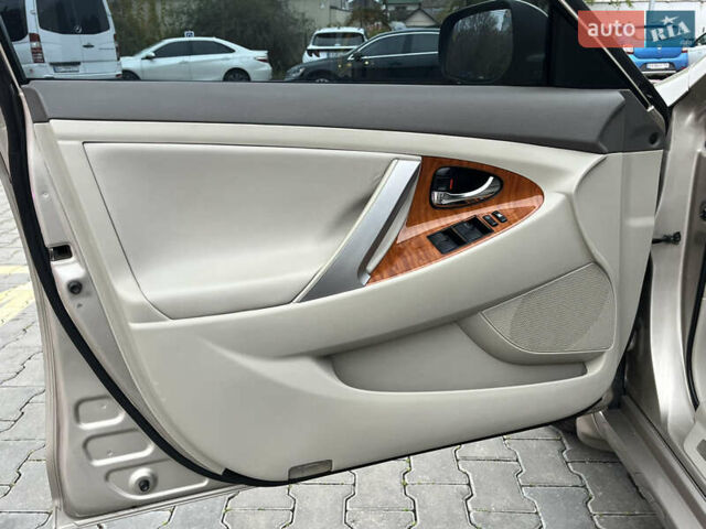 Бежевий Тойота Камрі, об'ємом двигуна 3.5 л та пробігом 170 тис. км за 9900 $, фото 50 на Automoto.ua