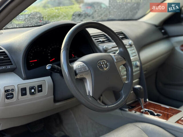 Бежевий Тойота Камрі, об'ємом двигуна 2.4 л та пробігом 305 тис. км за 7500 $, фото 7 на Automoto.ua