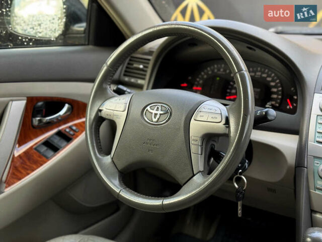 Бежевий Тойота Камрі, об'ємом двигуна 2.4 л та пробігом 305 тис. км за 7500 $, фото 16 на Automoto.ua