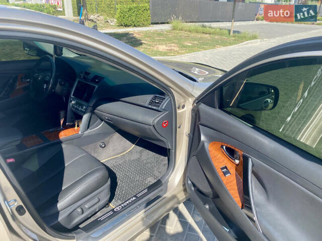 Бежевый Тойота Камри, объемом двигателя 2.36 л и пробегом 320 тыс. км за 6250 $, фото 11 на Automoto.ua