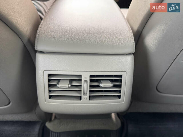 Бежевый Тойота Камри, объемом двигателя 3.5 л и пробегом 156 тыс. км за 9500 $, фото 48 на Automoto.ua