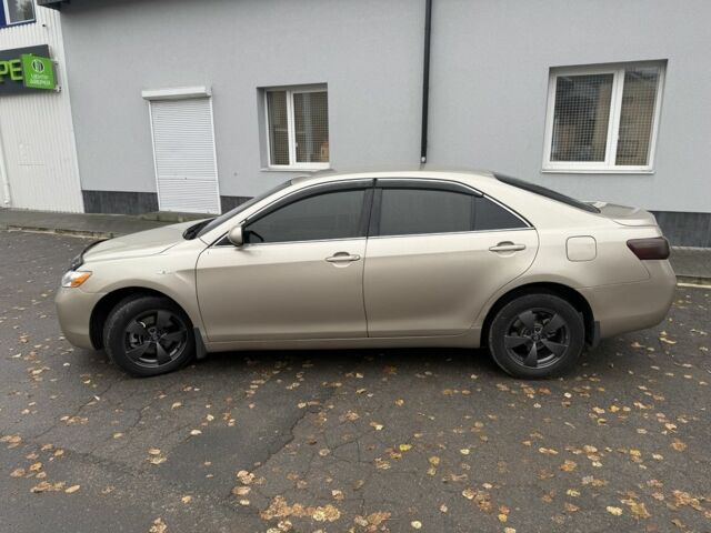 Бежевый Тойота Камри, объемом двигателя 2.4 л и пробегом 320 тыс. км за 6650 $, фото 6 на Automoto.ua