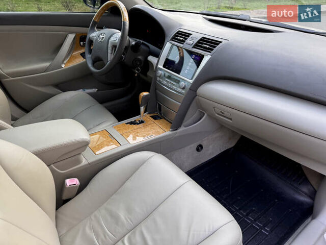 Бежевый Тойота Камри, объемом двигателя 3.5 л и пробегом 156 тыс. км за 9500 $, фото 34 на Automoto.ua