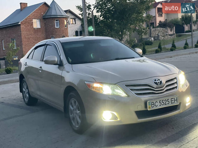 Тойота Камри 2009 в Самборе на Automoto.ua Бежевый Тойота Камри, объемом двигателя 2.4 л и пробегом 295 тыс. км за 10700 $, фото 13 на Automoto.ua