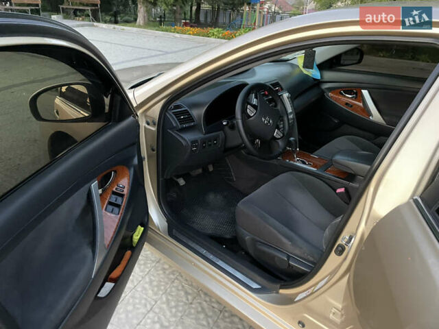 Тойота Камри 2009 в Самборе на Automoto.ua Бежевый Тойота Камри, объемом двигателя 2.4 л и пробегом 295 тыс. км за 10700 $, фото 24 на Automoto.ua