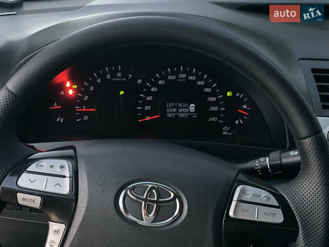 Тойота Камри 2009 в Самборе на Automoto.ua Бежевый Тойота Камри, объемом двигателя 2.4 л и пробегом 295 тыс. км за 10700 $, фото 21 на Automoto.ua