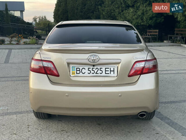 Тойота Камри 2009 в Самборе на Automoto.ua Бежевый Тойота Камри, объемом двигателя 2.4 л и пробегом 295 тыс. км за 10700 $, фото 5 на Automoto.ua