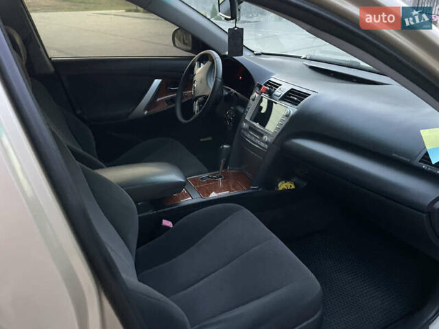 Тойота Камри 2009 в Самборе на Automoto.ua Бежевый Тойота Камри, объемом двигателя 2.4 л и пробегом 295 тыс. км за 10700 $, фото 28 на Automoto.ua