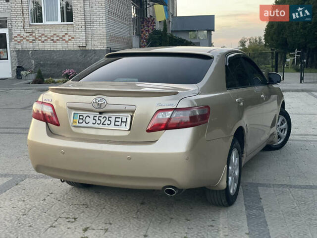 Тойота Камри 2009 в Самборе на Automoto.ua Бежевый Тойота Камри, объемом двигателя 2.4 л и пробегом 295 тыс. км за 10700 $, фото 4 на Automoto.ua