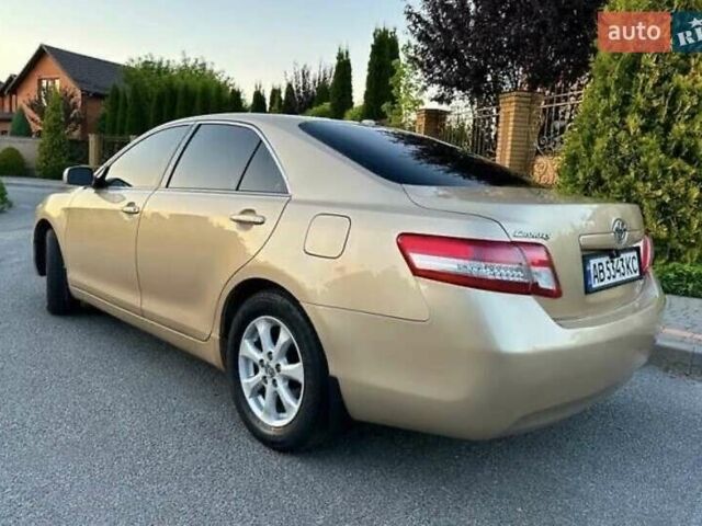 Бежевый Тойота Камри, объемом двигателя 2.49 л и пробегом 160 тыс. км за 11000 $, фото 2 на Automoto.ua