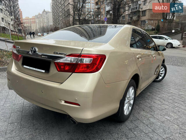Бежевий Тойота Камрі, об'ємом двигуна 2.5 л та пробігом 247 тис. км за 12350 $, фото 77 на Automoto.ua