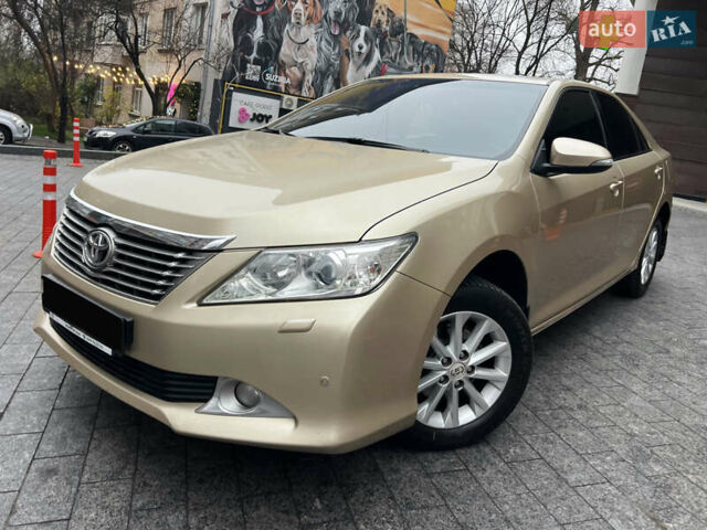 Бежевий Тойота Камрі, об'ємом двигуна 2.5 л та пробігом 247 тис. км за 12350 $, фото 79 на Automoto.ua