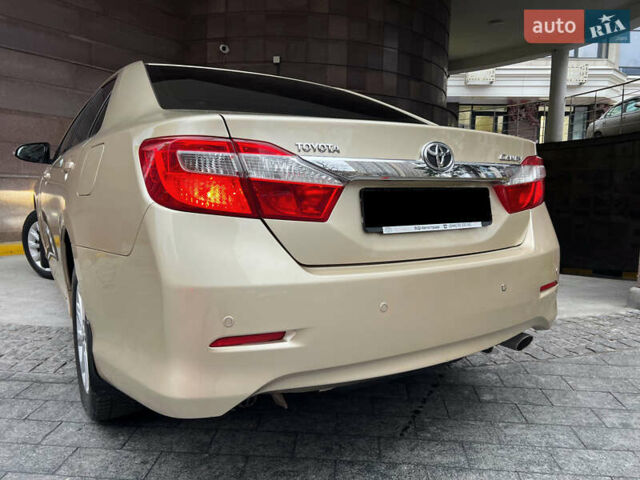 Бежевий Тойота Камрі, об'ємом двигуна 2.5 л та пробігом 247 тис. км за 12350 $, фото 13 на Automoto.ua